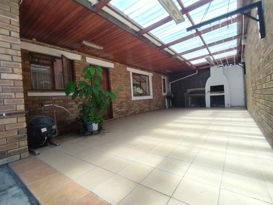 5 Bedroom Property for Sale in Crawford Western Cape